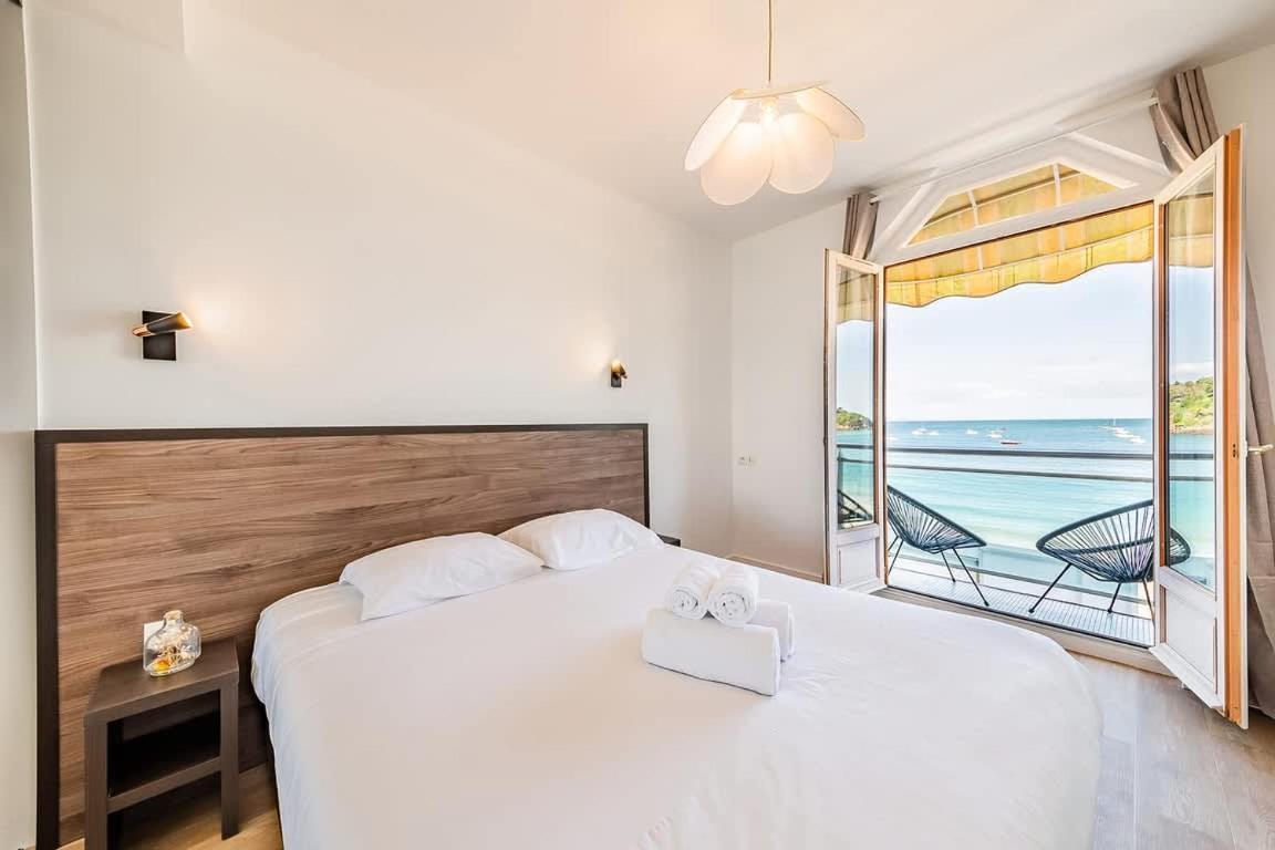 Les Pieds Dans L'Eau - Appartment 2 - Vue Mer Cancale Exterior photo